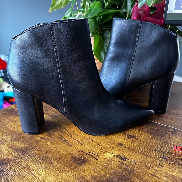 Marc Fisher Unno Point-Toe Leather Booties size 10 - Picture 10 of 11